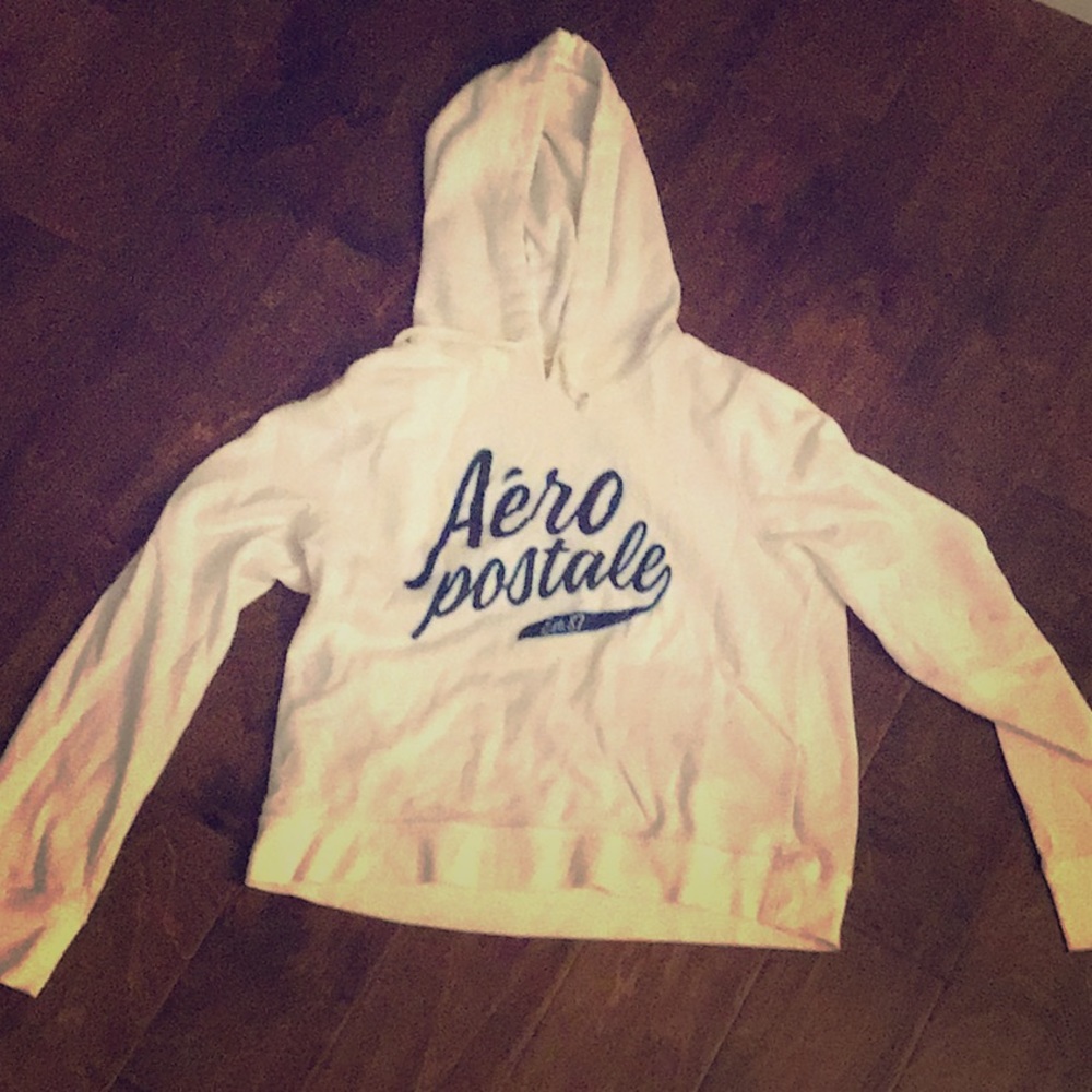 . ° crop top hoodie.